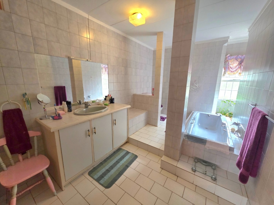 To Let 4 Bedroom Property for Rent in Reitz Free State